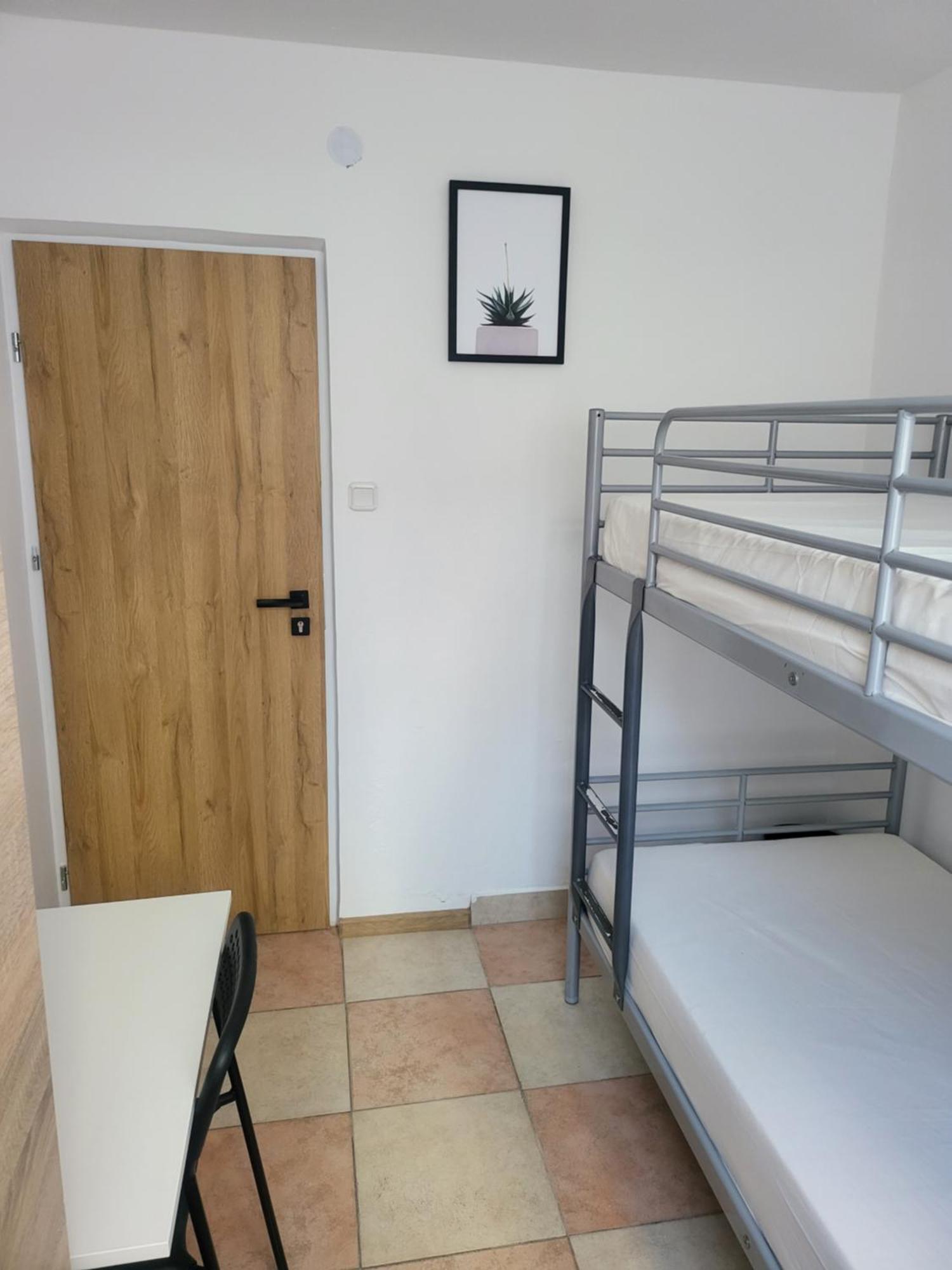 وارسو Rooms4Rest Popularna - Private Rooms For Tourists - Atr Consulting Sp, Z O,O, المظهر الخارجي الصورة